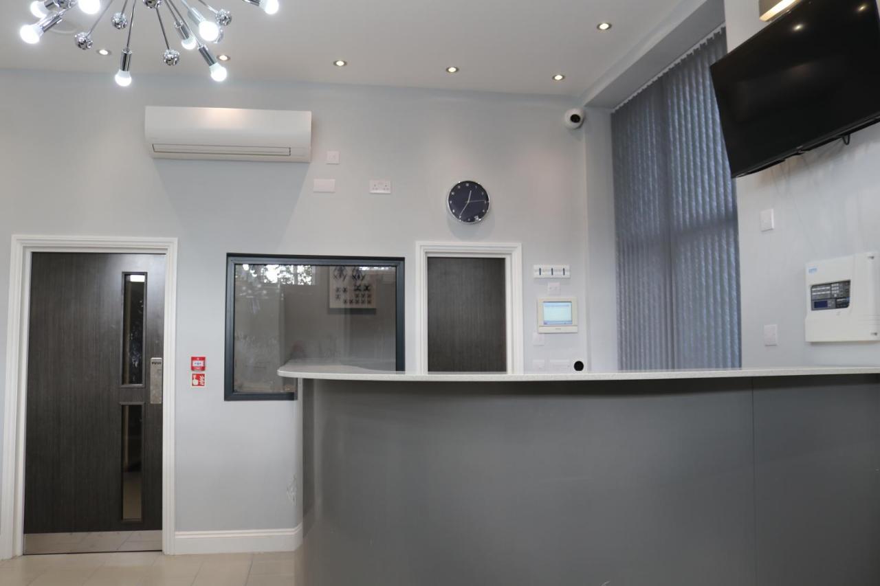 Blue Sapphire Hotel Илфорд Экстерьер фото