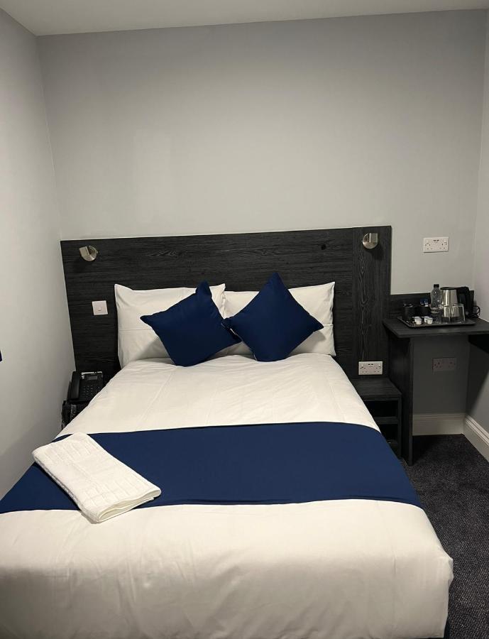 Blue Sapphire Hotel Илфорд Экстерьер фото